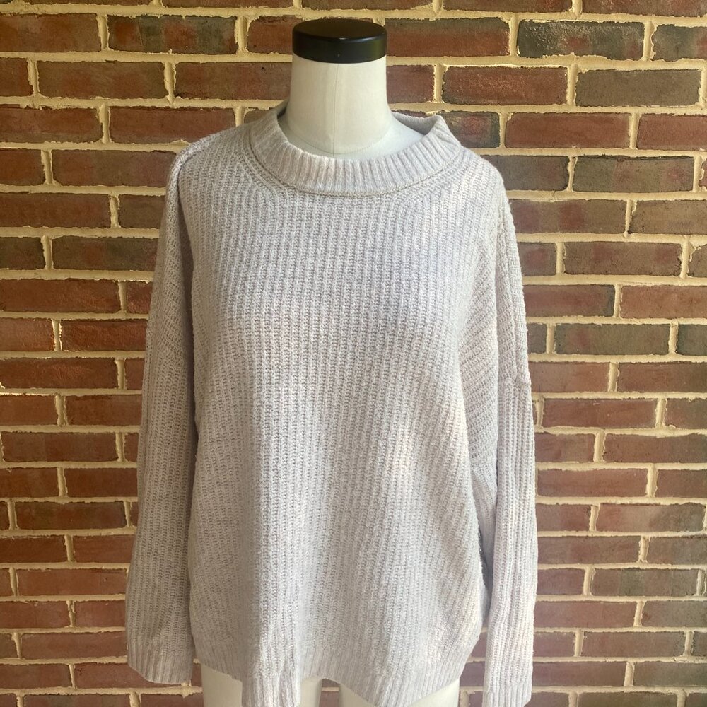 American Eagle Outfitters Crewneck Cream Sweater Women's Size Large